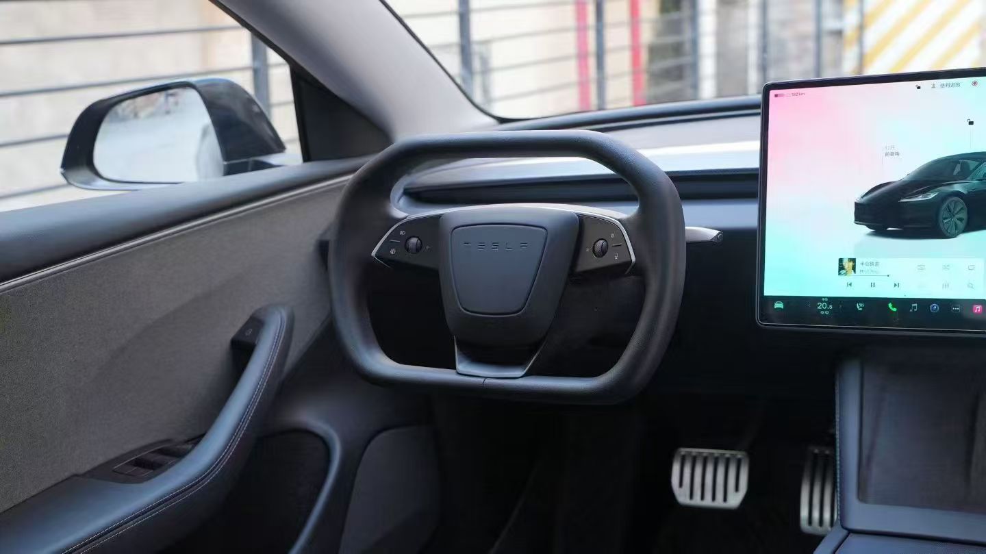 Cyber steering wheel